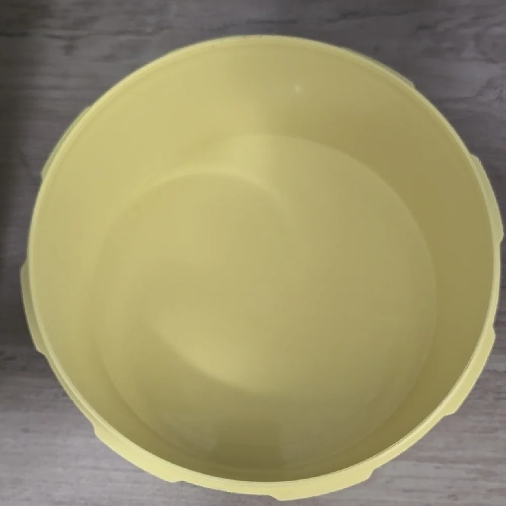 Vintage Tuppeware Yellow Servalier Food Storage Container 1204 and 1205 - Picture 5 of 5